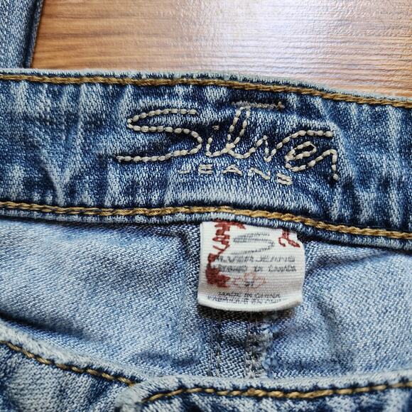 Silver Jeans Womens Size 31x33 Frances Distressed Patched Light Blue Low Rise - Picture 9 of 12